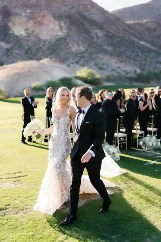 A Classic Wedding for Abigail and Derrick