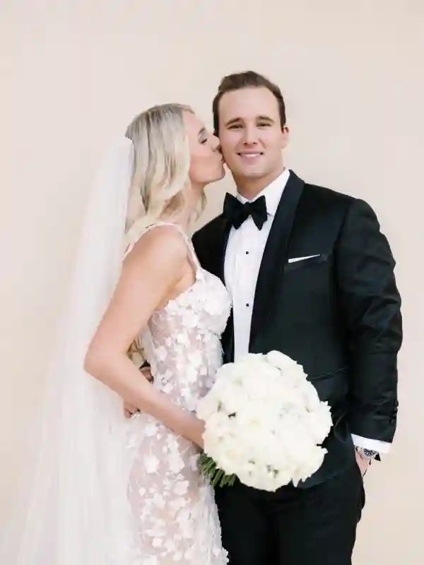 A Classic Wedding for Abigail and Derrick