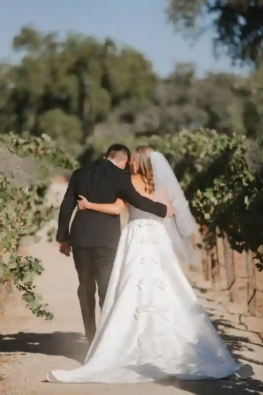 A Vineyard Wedding for Alexis and Austin