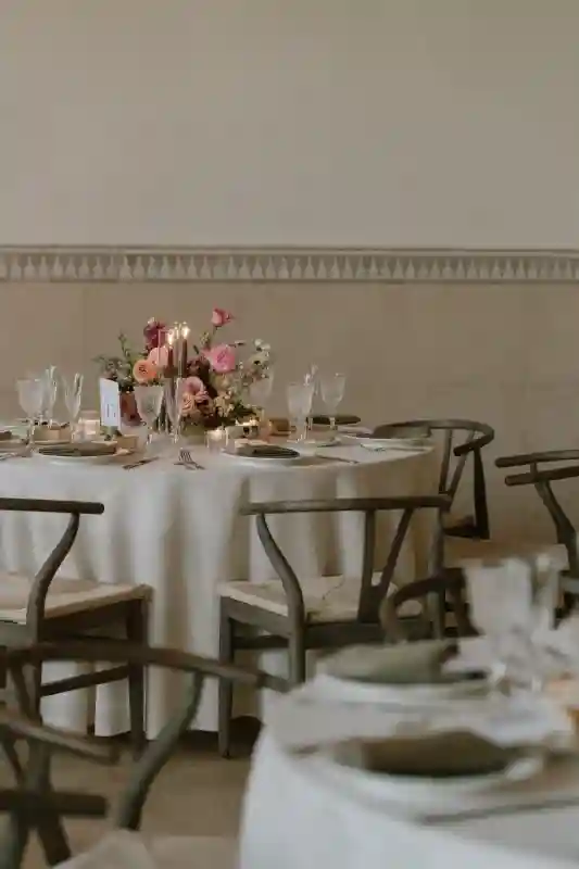 A Vintage Wedding for Amelia and Dylan