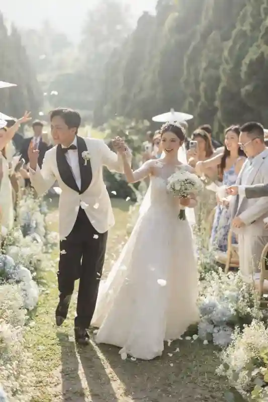 A Forest Wedding for Cynthia and Forest