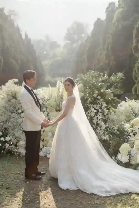 A Forest Wedding for Cynthia and Forest