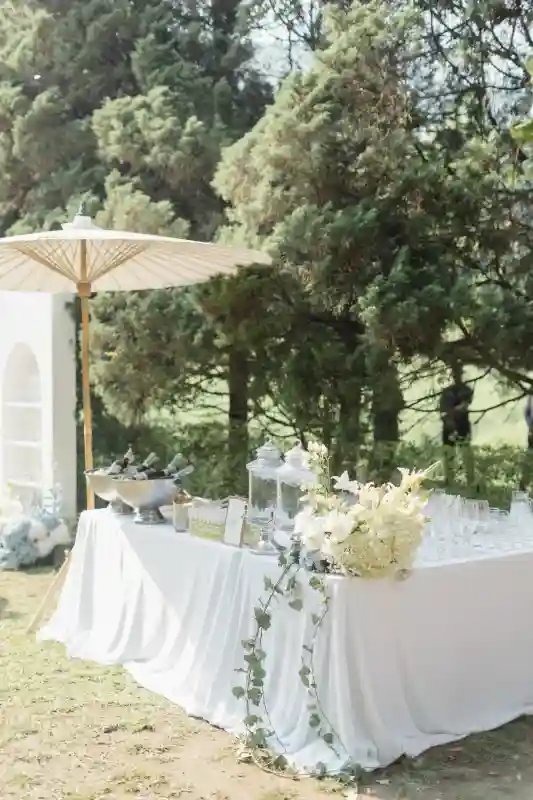 A Forest Wedding for Cynthia and Forest