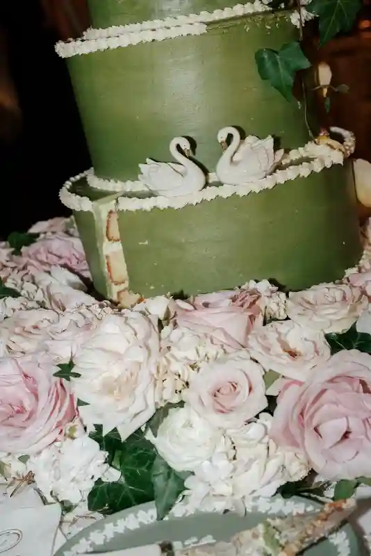 A Waterfront Wedding for Francesca and Kyle