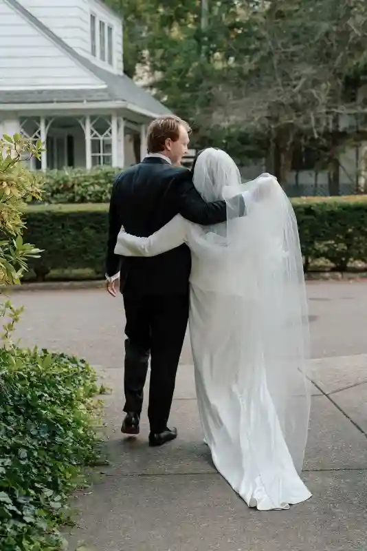 A Waterfront Wedding for Francesca and Kyle