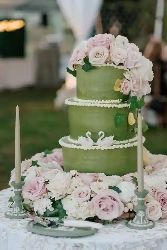 A Waterfront Wedding for Francesca and Kyle