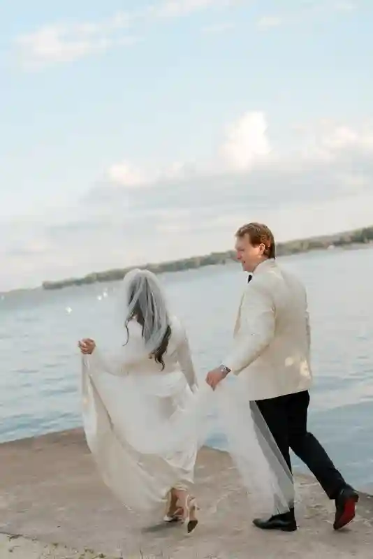 A Waterfront Wedding for Francesca and Kyle