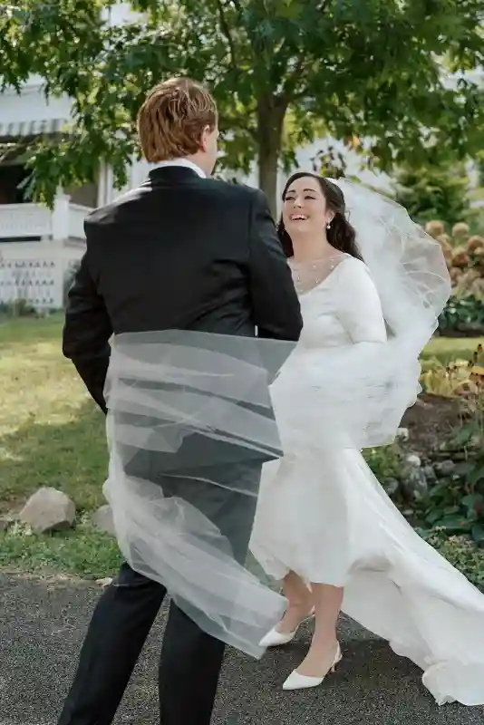 A Waterfront Wedding for Francesca and Kyle