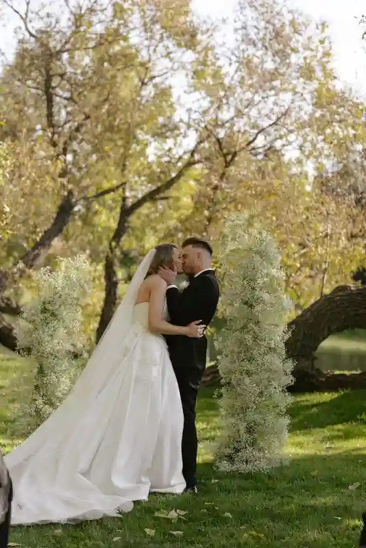 An Intimate Wedding for Julianne and Tyler