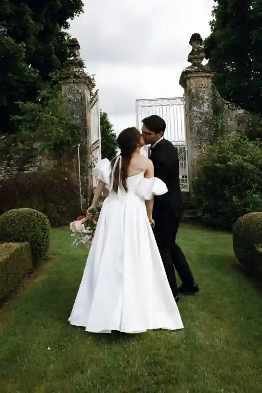 An Intimate Wedding for Micaela and Lucas