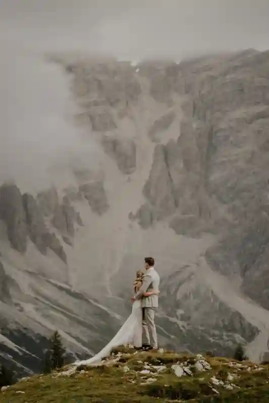 A Chalet Elopement for Missy and Benton