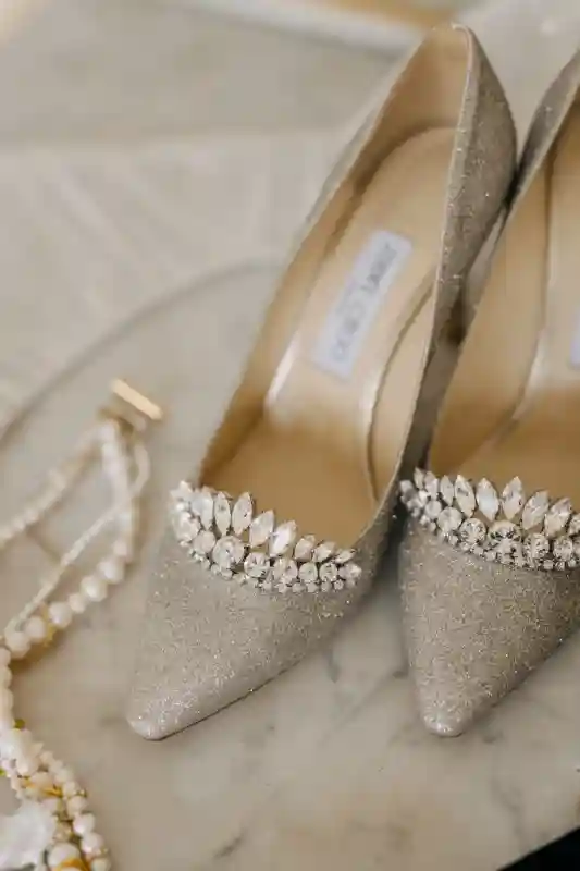 A Regency Chic Editorial for Vanessa and Ricardo