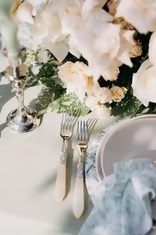 A Regency Chic Editorial for Vanessa and Ricardo