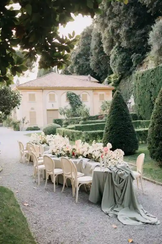 A Regency Chic Editorial for Vanessa and Ricardo