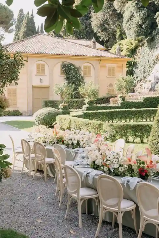 A Regency Chic Editorial for Vanessa and Ricardo