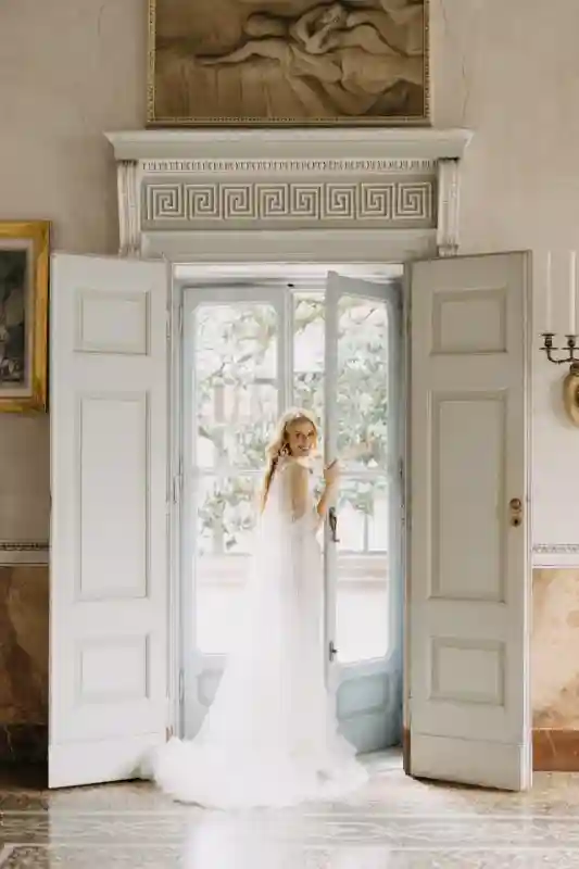 A Regency Chic Editorial for Vanessa and Ricardo
