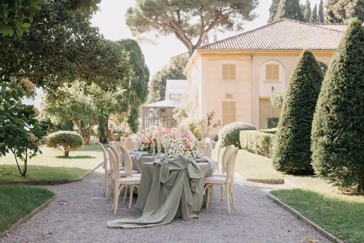 A Regency Chic Editorial for Vanessa and Ricardo