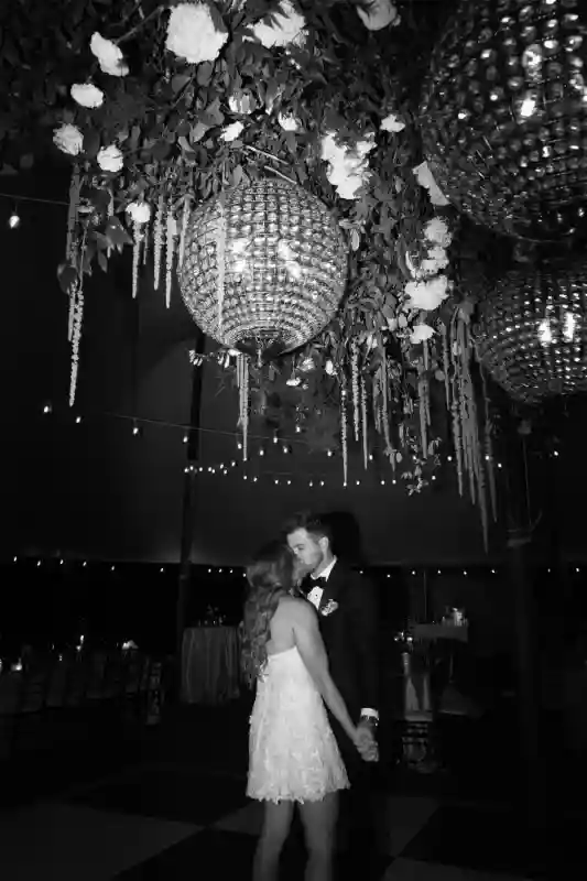 A Classic Wedding for Vanessa and Ryan