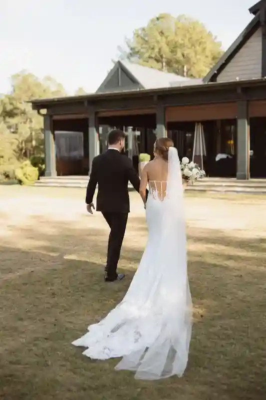 A Classic Wedding for Vanessa and Ryan