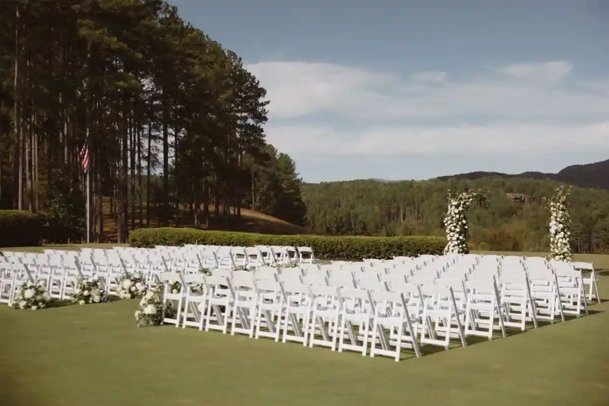 A Classic Wedding for Vanessa and Ryan