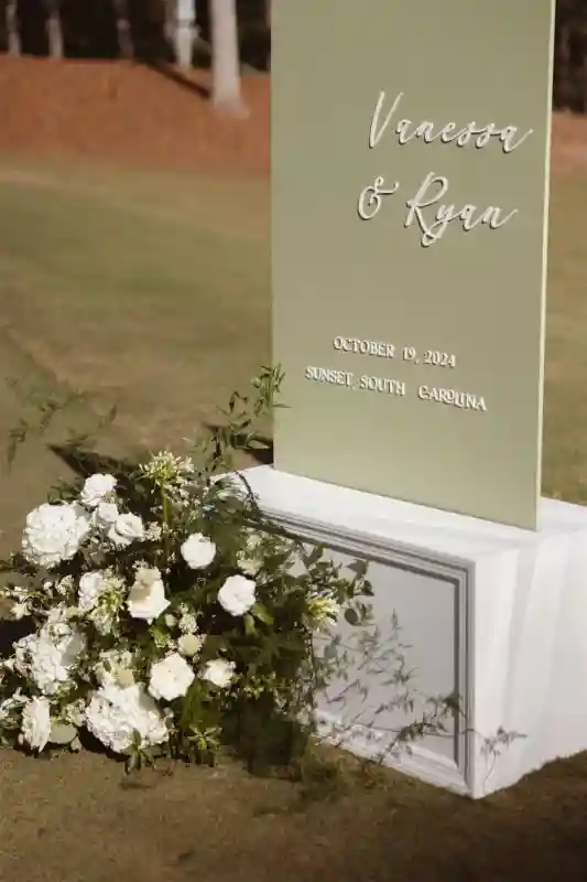 A Classic Wedding for Vanessa and Ryan