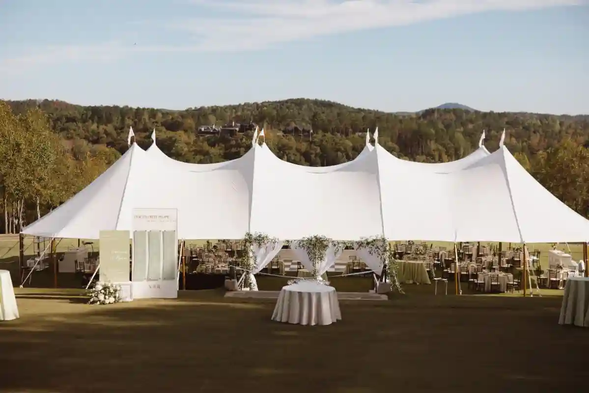 A Classic Wedding for Vanessa and Ryan