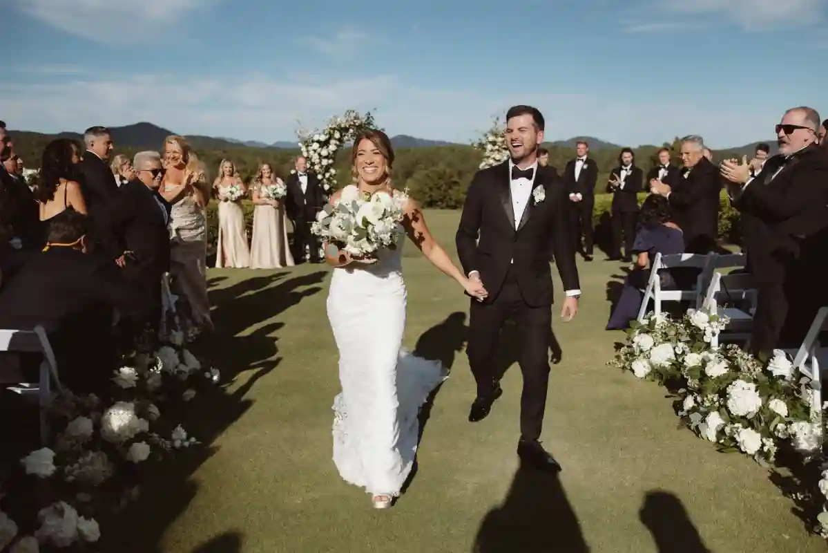 A Classic Wedding for Vanessa and Ryan