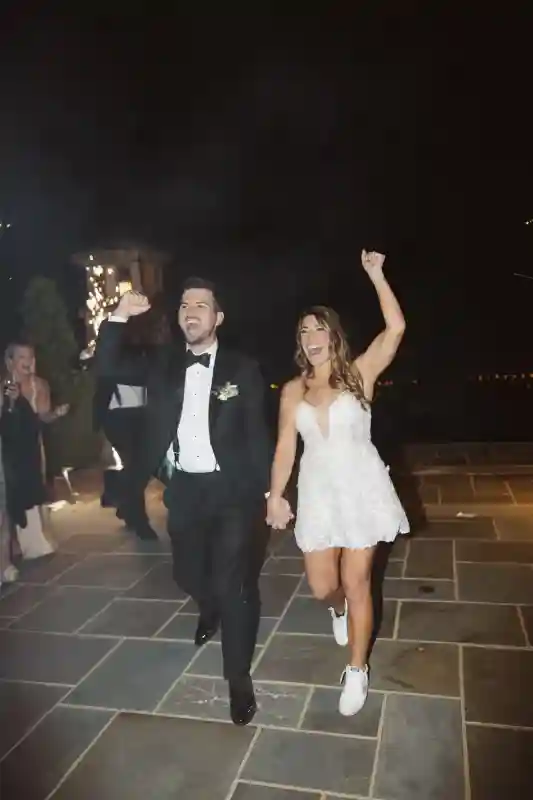 A Classic Wedding for Vanessa and Ryan